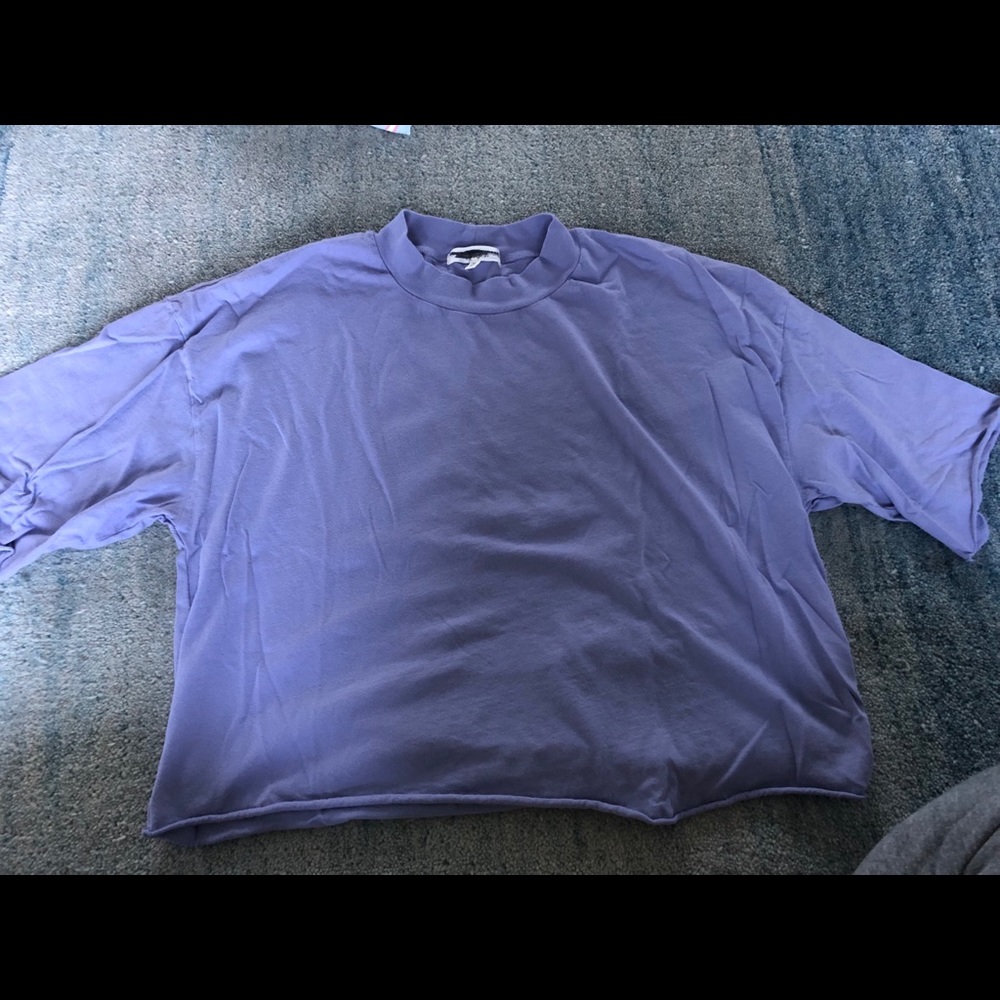 URBAN OUTFITTERS T-SHIRT